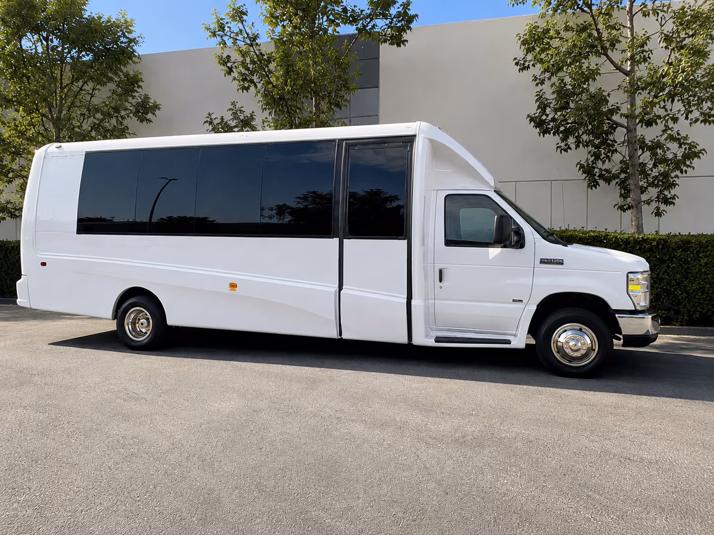 large scale convention bus shuttles from menifee to the greater inland empire