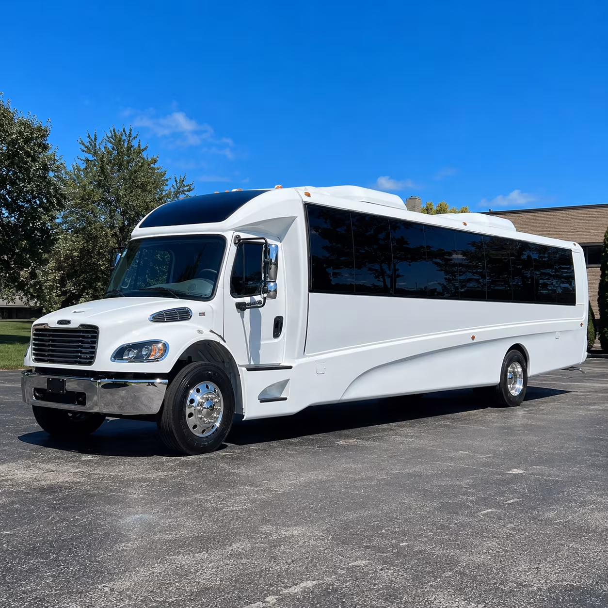 menifee 28 passenger minibus