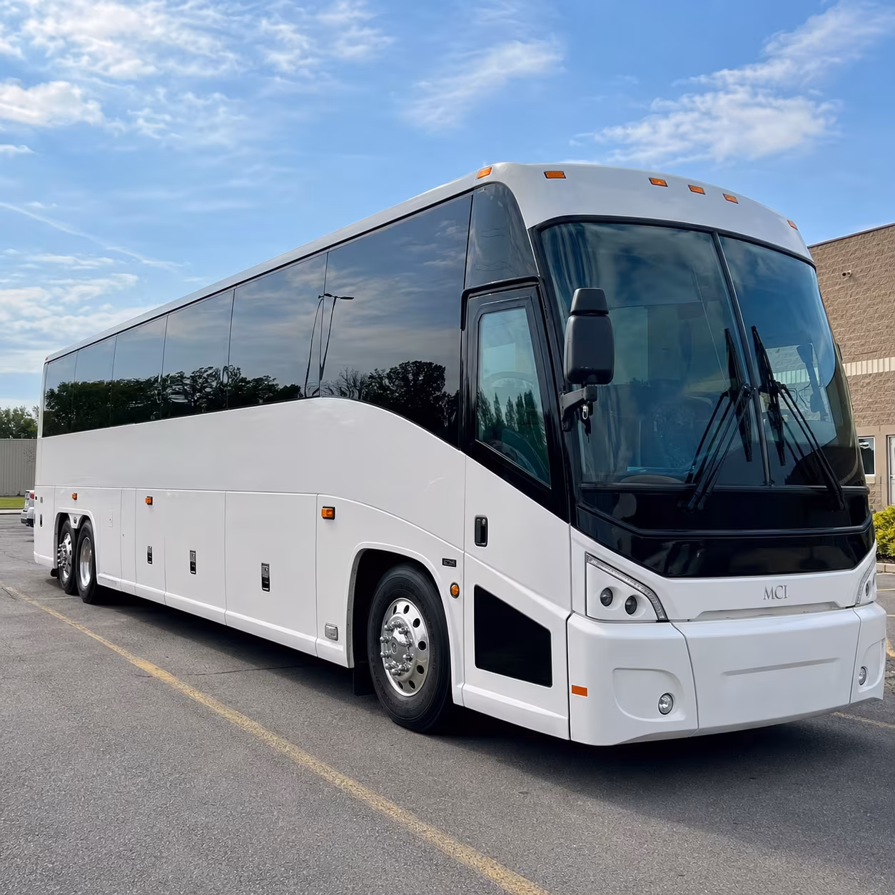 menifee shuttle buses for distribution centers and logistics groups